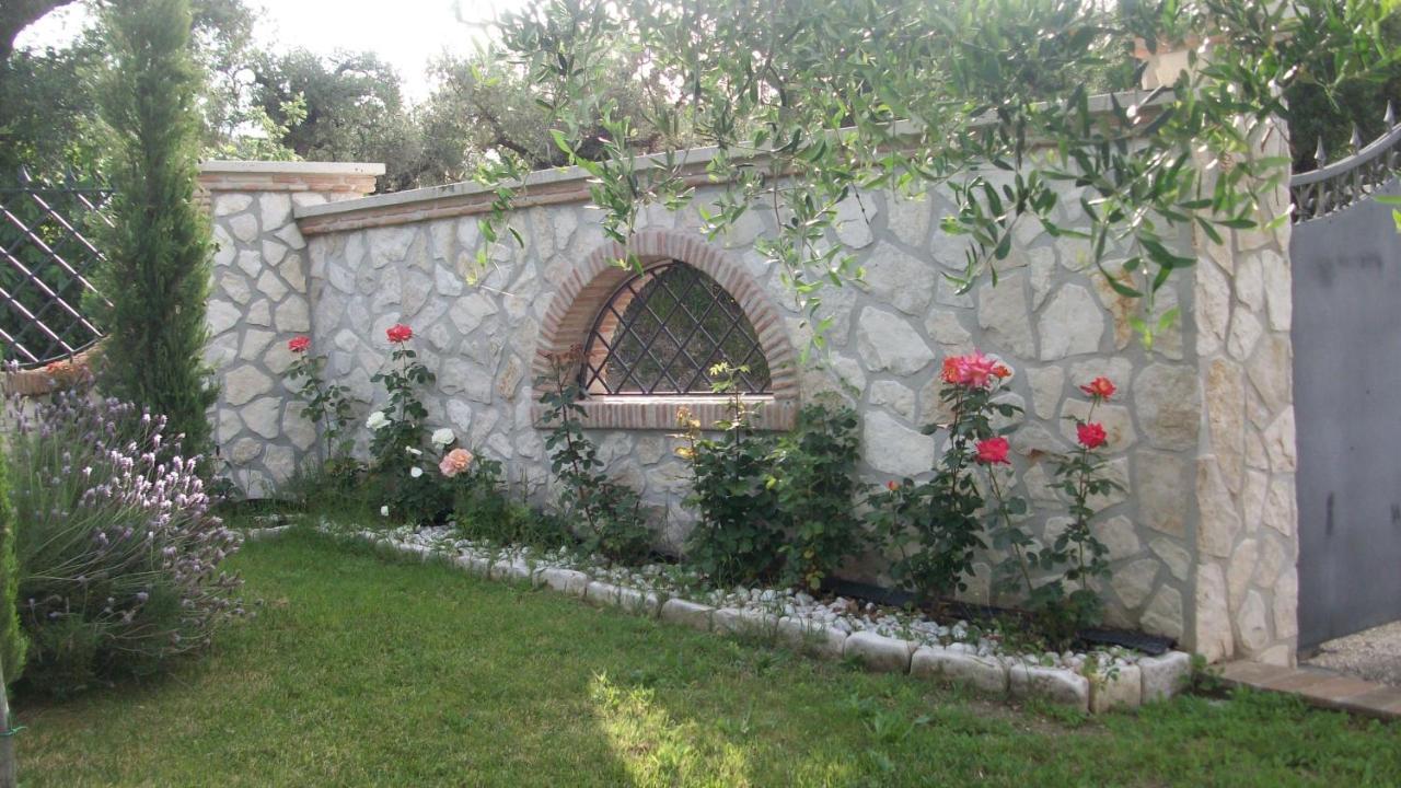 Il Giardino Degli Ulivi Bed and Breakfast Canneto  Exteriör bild