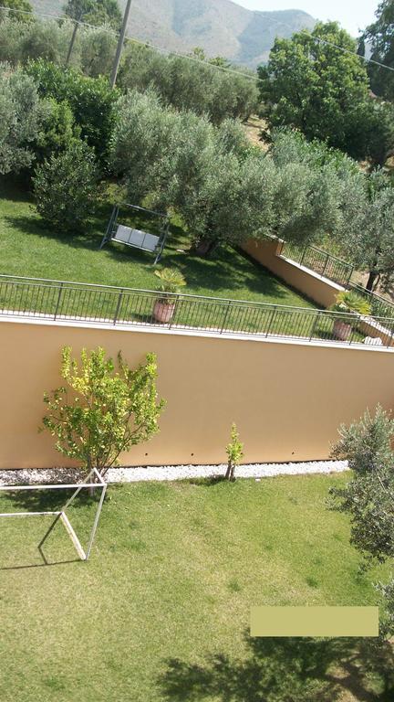Il Giardino Degli Ulivi Bed and Breakfast Canneto  Exteriör bild